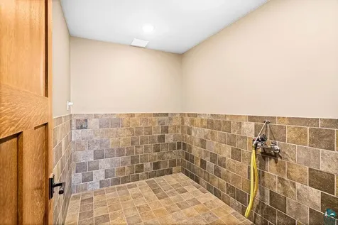 5220 London Road Duluth MN 55804