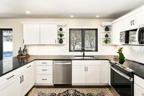 3273 Strand Road Duluth MN 55803