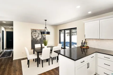 3273 Strand Road Duluth MN 55803