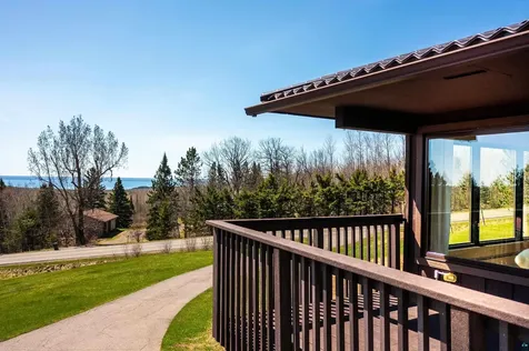 3273 Strand Road Duluth MN 55803