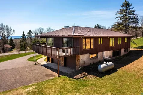 3273 Strand Road Duluth MN 55803