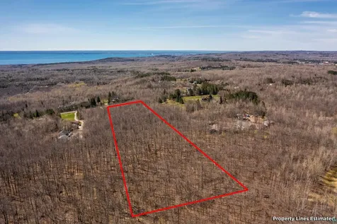 3273 Strand Road Duluth MN 55803