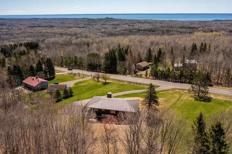 3273 Strand Road Duluth MN 55803