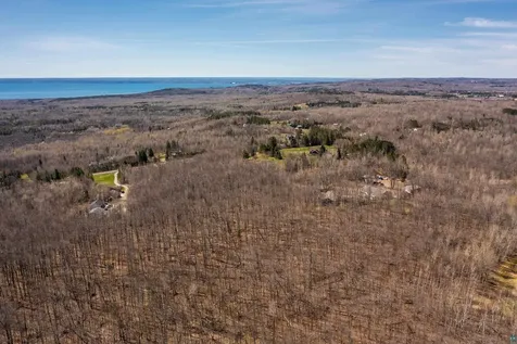 3273 Strand Road Duluth MN 55803