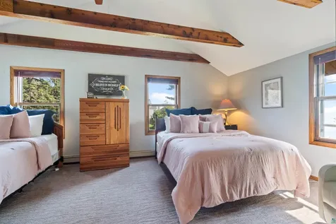 4 Lakeside Court Duluth MN 55804