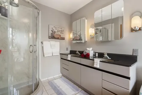 4 Lakeside Court Duluth MN 55804