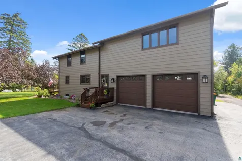 4 Lakeside Court Duluth MN 55804