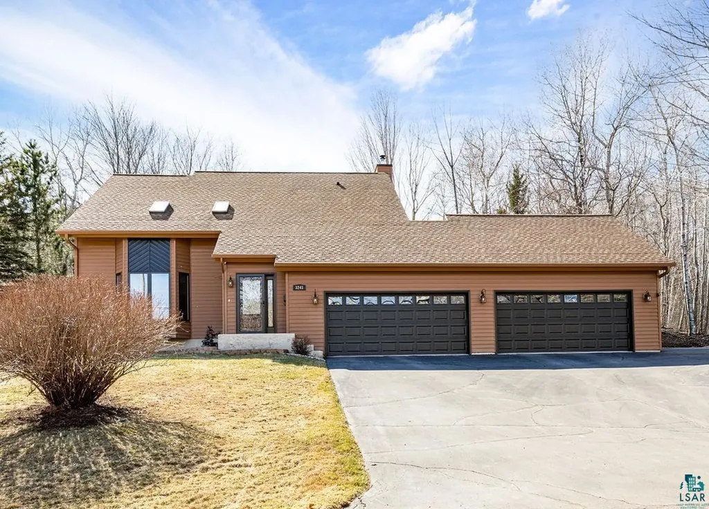 3241 Commonwealth Avenue Duluth MN 55808