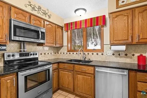 3241 Commonwealth Avenue Duluth MN 55808