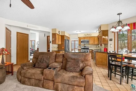 3241 Commonwealth Avenue Duluth MN 55808