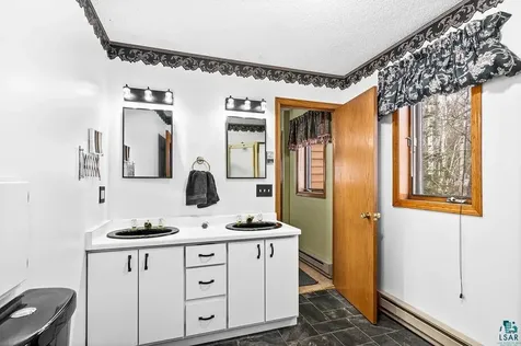 3241 Commonwealth Avenue Duluth MN 55808