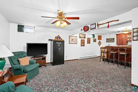3241 Commonwealth Avenue Duluth MN 55808