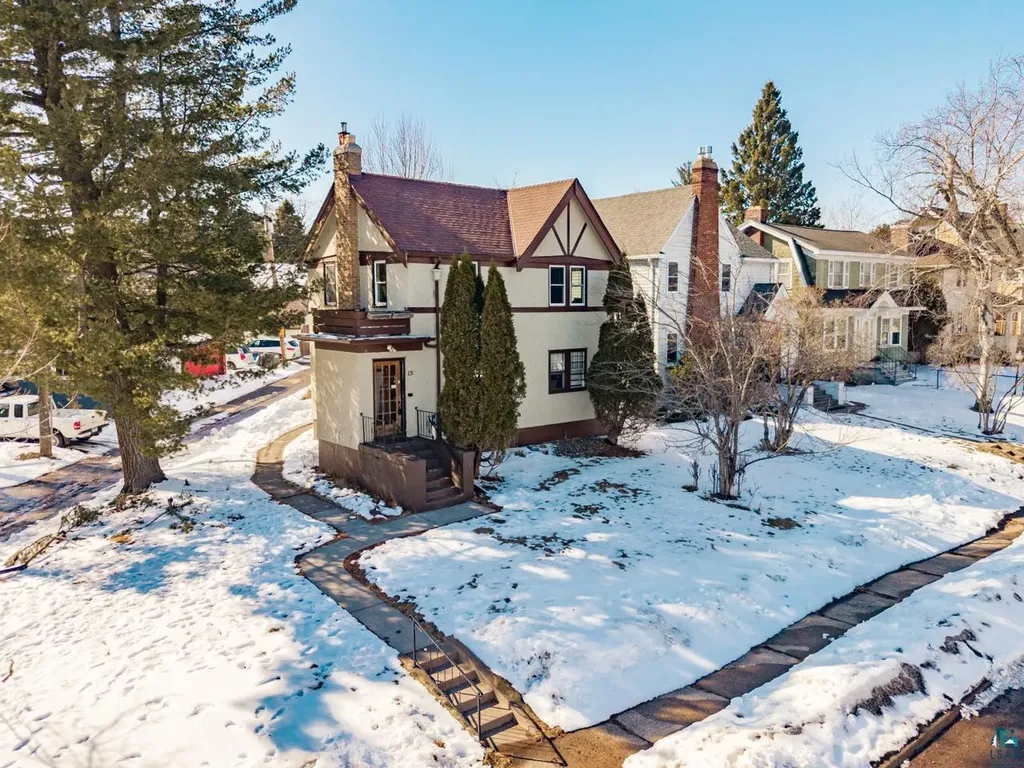 15 Snelling Avenue Duluth MN 55812