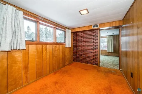 129 Artavia Street Duluth MN 55811