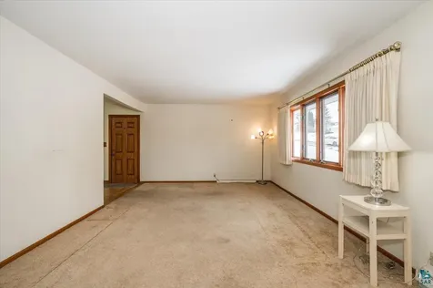 129 Artavia Street Duluth MN 55811