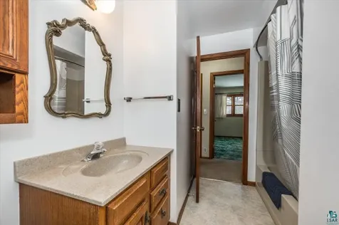 129 Artavia Street Duluth MN 55811