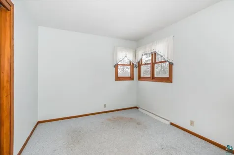 129 Artavia Street Duluth MN 55811