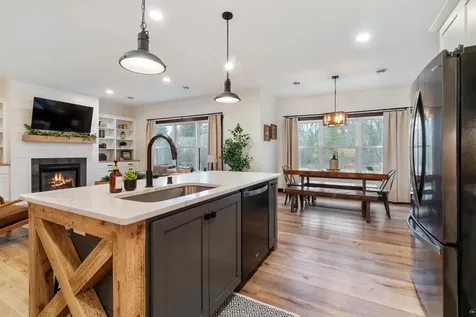 59 E Riverside Road Esko MN 55733