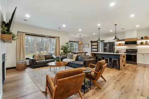 59 E Riverside Road Esko MN 55733
