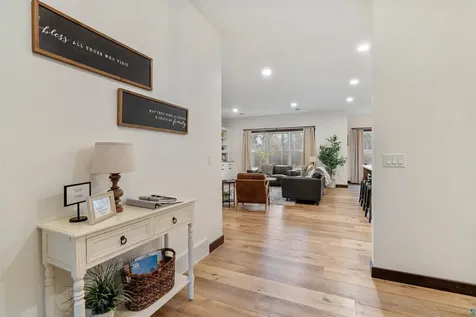 59 E Riverside Road Esko MN 55733