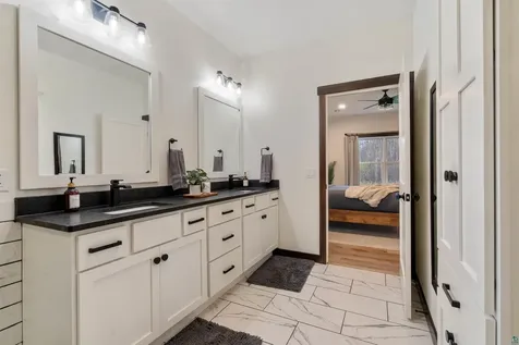 59 E Riverside Road Esko MN 55733