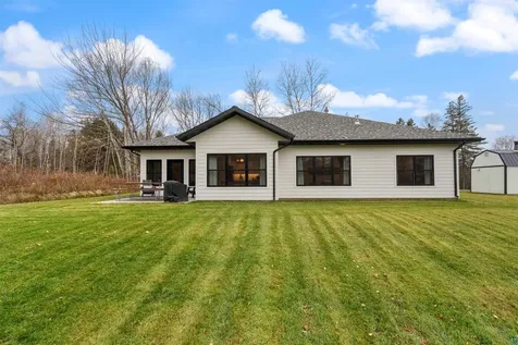 59 E Riverside Road Esko MN 55733
