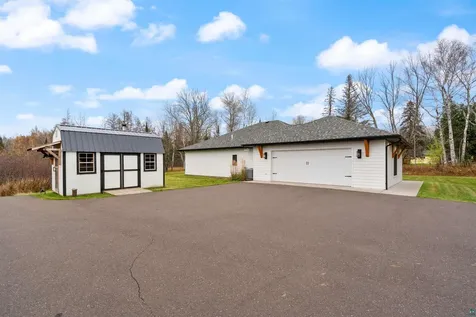 59 E Riverside Road Esko MN 55733