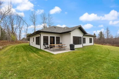 59 E Riverside Road Esko MN 55733