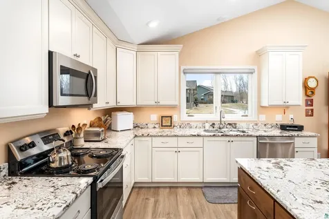 18 Amber Lane Esko MN 55733