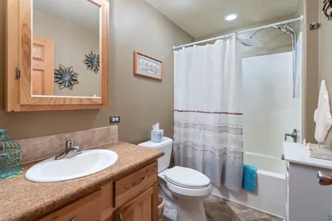 7282 Blackberry Lane Duluth MN 55803