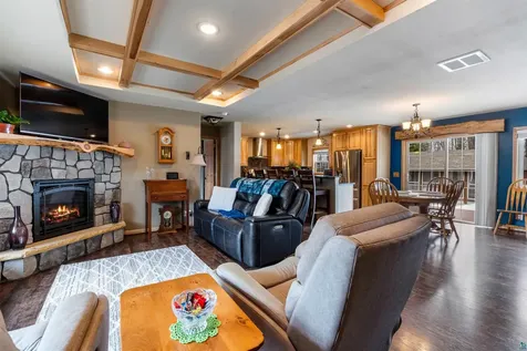 7282 Blackberry Lane Duluth MN 55803