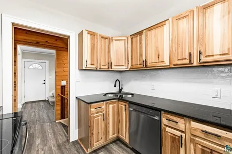 3916 W 4th Street Duluth MN 55807