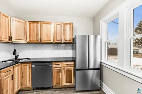 3916 W 4th Street Duluth MN 55807
