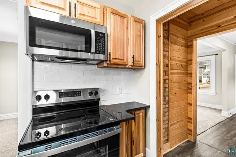 3916 W 4th Street Duluth MN 55807