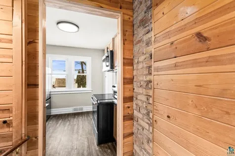 3916 W 4th Street Duluth MN 55807