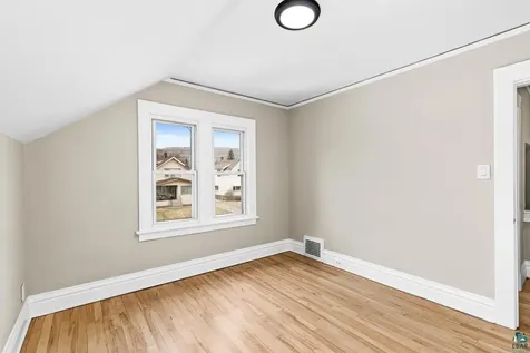 3916 W 4th Street Duluth MN 55807