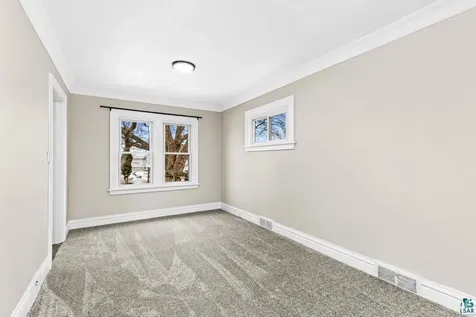 3916 W 4th Street Duluth MN 55807