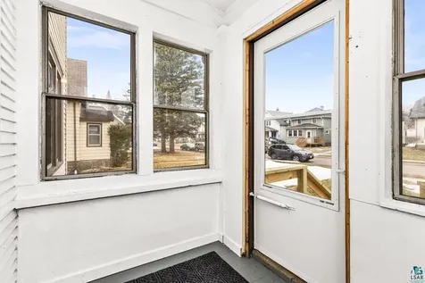 3916 W 4th Street Duluth MN 55807