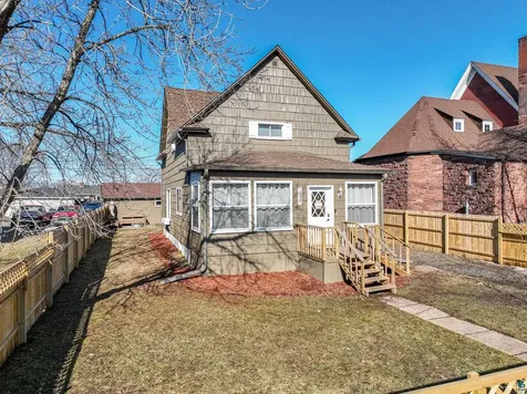 1821 E 4th Street Superior WI 54880