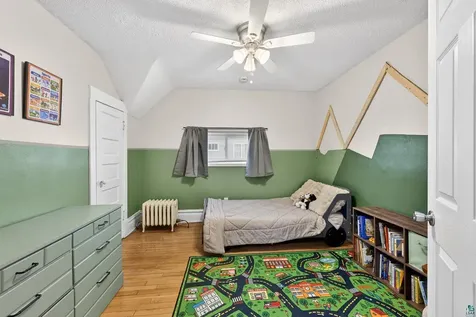 1821 E 4th Street Superior WI 54880