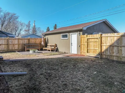 1821 E 4th Street Superior WI 54880