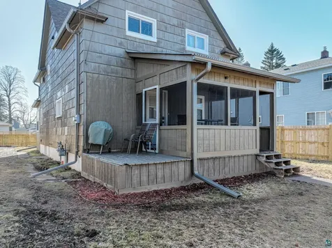 1821 E 4th Street Superior WI 54880