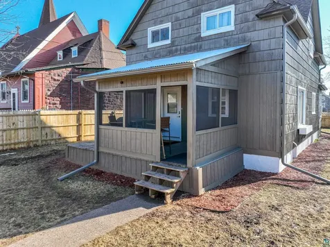 1821 E 4th Street Superior WI 54880