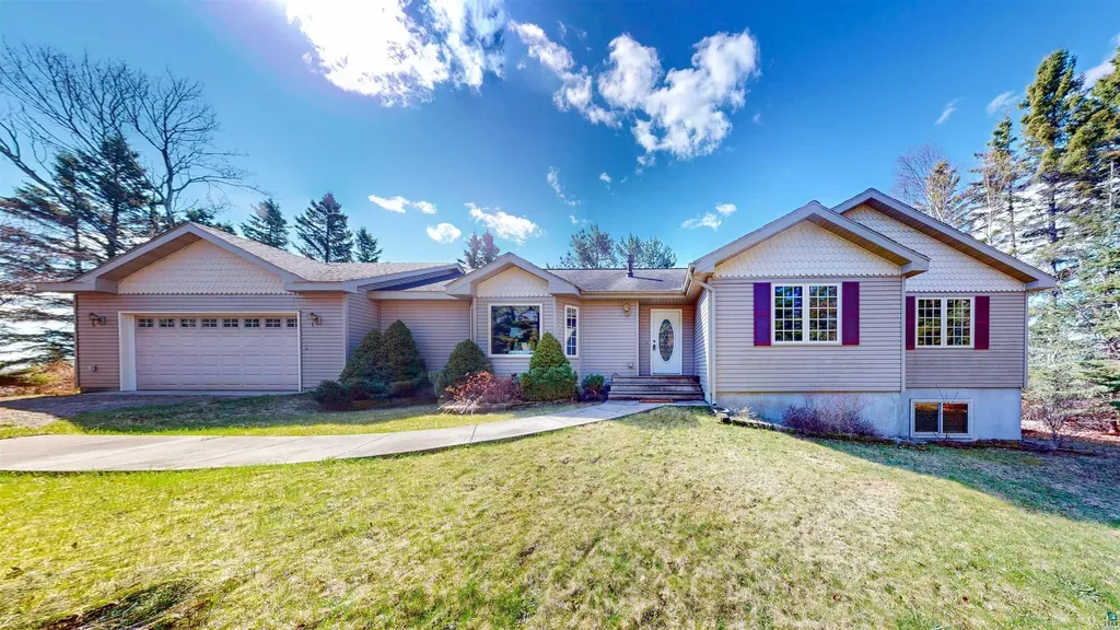 1804 Hwy 61 E Grand Marais MN 55604
