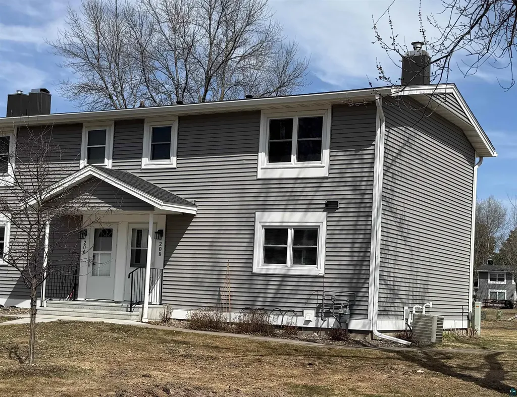 208 Mitchell Creek Duluth MN 55811