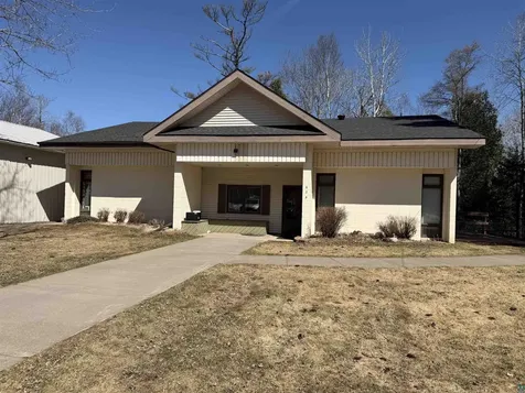 208 Mitchell Creek Duluth MN 55811