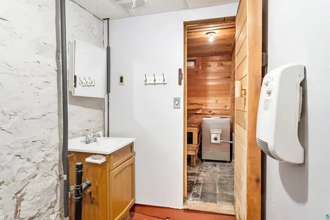 1118 E 6th Street Duluth MN 55805