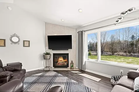 12 Amber Lane Esko MN 55733