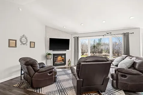 12 Amber Lane Esko MN 55733