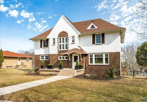 2622 E 7th Street Duluth MN 55812
